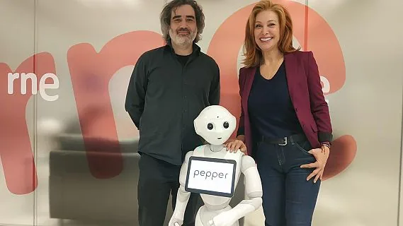 Daniel Bayón con Teresa Viejo en La Observadora, de Radio Nacional