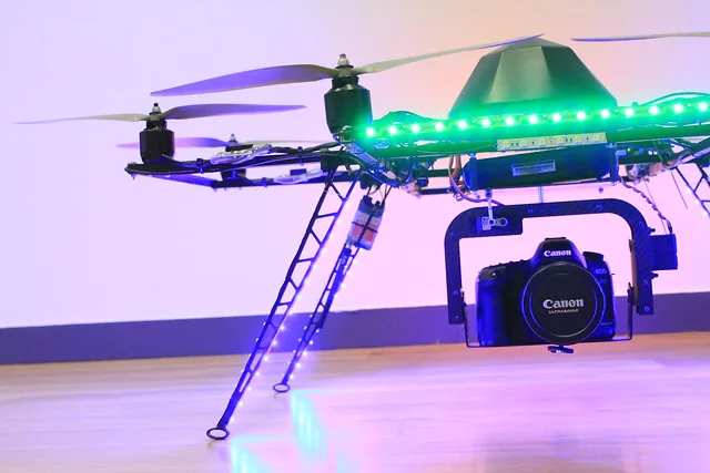 Ufocam, dron multirrotor desarrollado por Aerorobótica